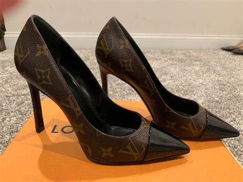 louis vuitton signature heels